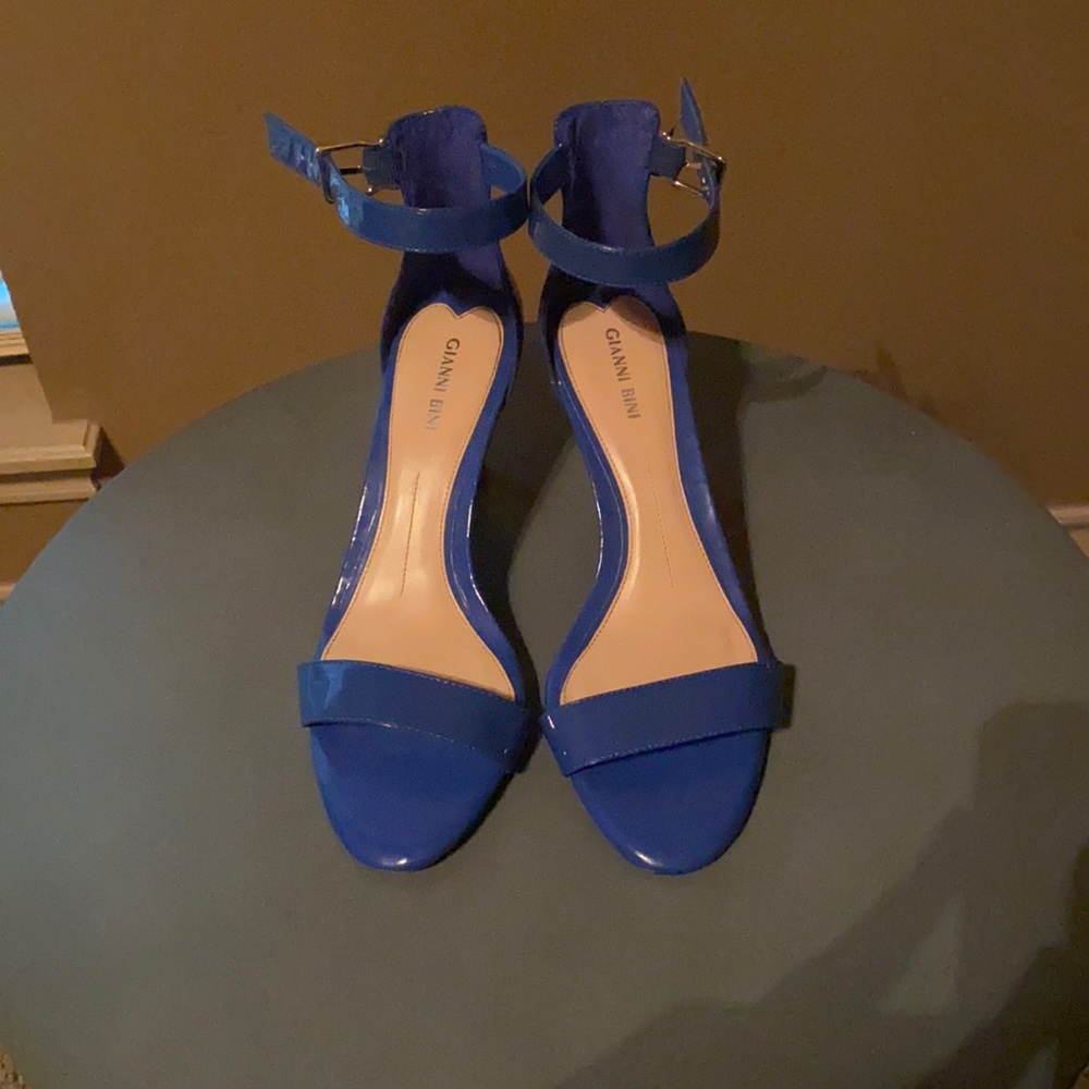 Gianni Bini royal blue heels